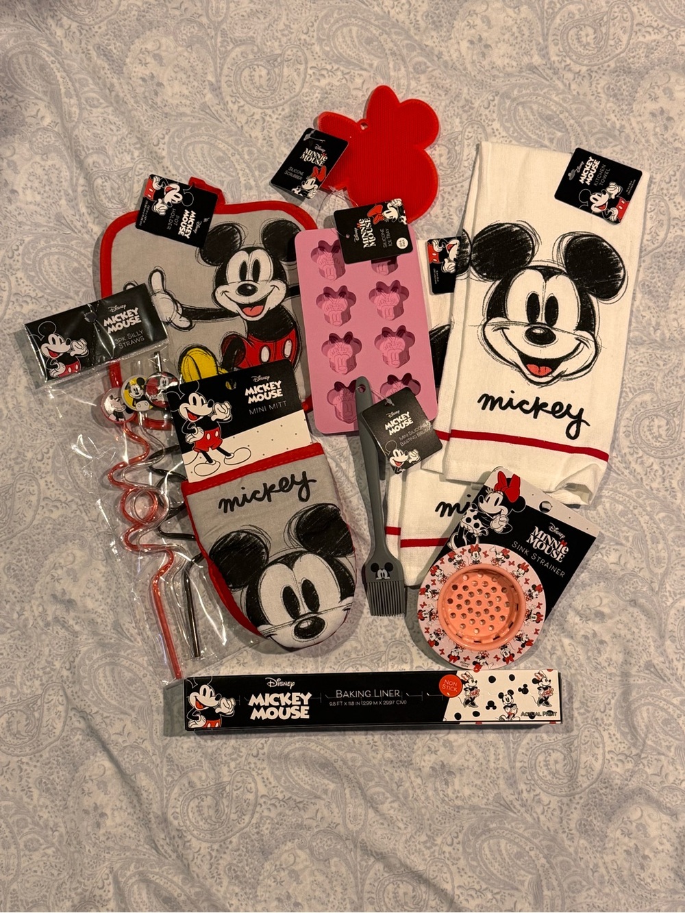 Disney Mickey Mouse Kitchen Linen & Accessories Set